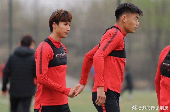 在阿根廷主场0-2负于乌拉圭的比赛迪巴拉整场都坐在替补席上，而在阿根廷客场1-0战胜巴西的比赛迪巴拉更是没进比赛名单，只能在看台观战。